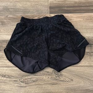 Lululemon hotty hots size 4 inseam 4’